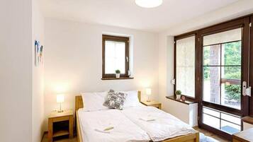 4 bedrooms, bed sheets