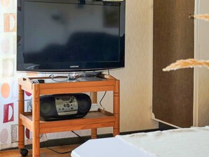 1 bedroom, individually furnished