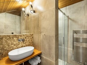 Villa | Badezimmer | Badewanne