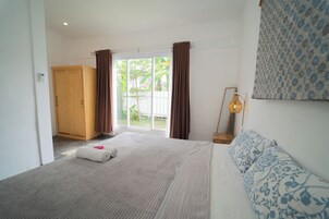 Family Villa | 2 bedrooms, desk, soundproofing, bed sheets