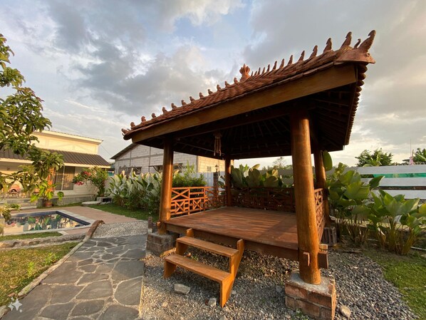 Children’s play area – outdoor