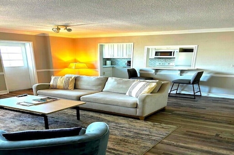 Stylish Atlanta Escape with a View!
