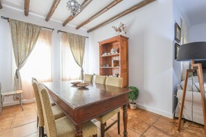 Villa | Dining