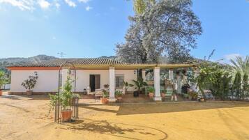 Villa | Exterior