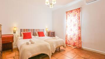Villa | 4 bedrooms, bed sheets