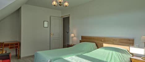 Table, Furniture, Building, Property, Comfort, Wood, Door, Interior Design, Bed Frame, House