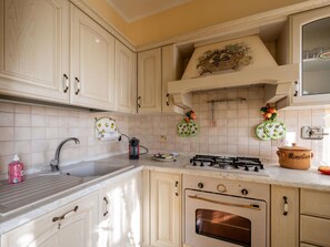 Micro-ondes, grille-pain