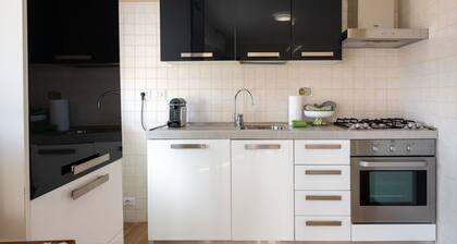 Joli appartement pour 5 personnes avec climatisation, WIFI, TV et terrasse