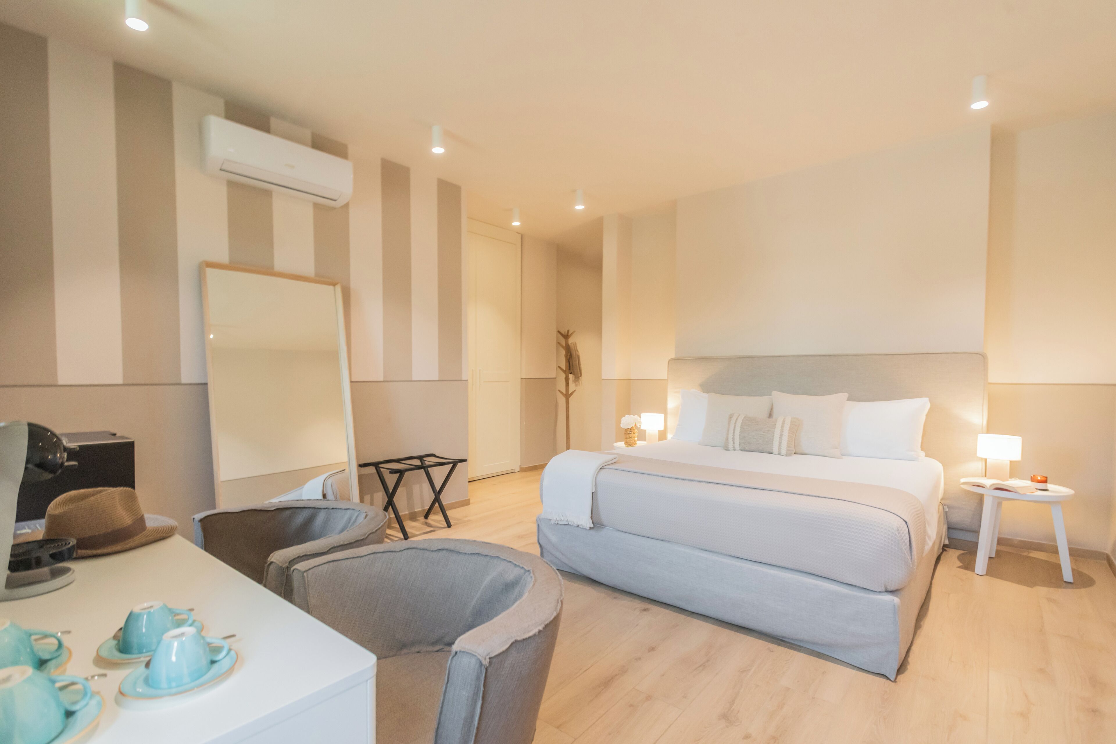 Deluxe Room | In-room safe, desk, laptop workspace, iron/ironing board