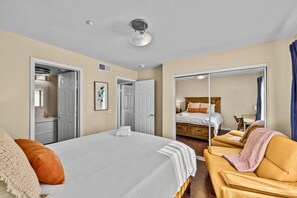 3 chambres, fer et planche à repasser, Wi-Fi, draps fournis