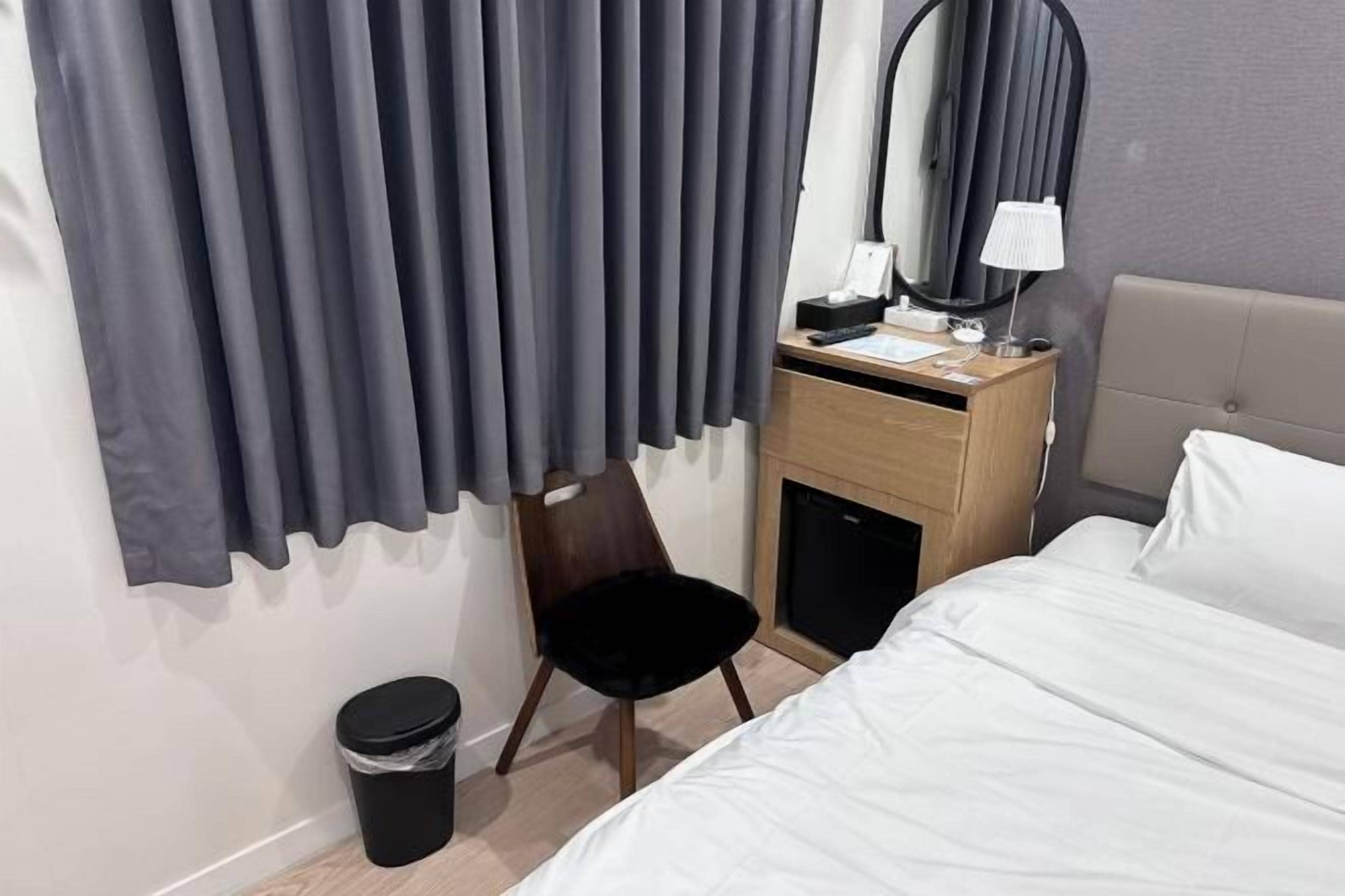 免费 WiFi、床单