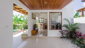 Biệt thự, 2 phòng ngủ, quang cảnh hồ bơi | Bếp riêng | Tủ lạnh, lò vi sóng, bếp nấu, lò nướng bánh mì 