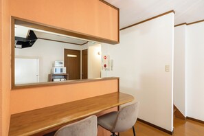 Leilighet – executive, balkong | Spiseområde på rommet