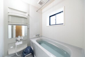 Executive Condo, Balcony | Bathroom | Slippers - TRINITY GOLD (Osaka)