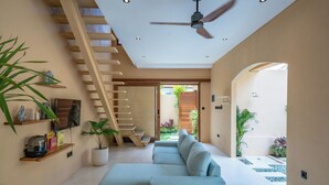 Deluxe-Villa, Terrasse, Poolblick | Wohnbereich