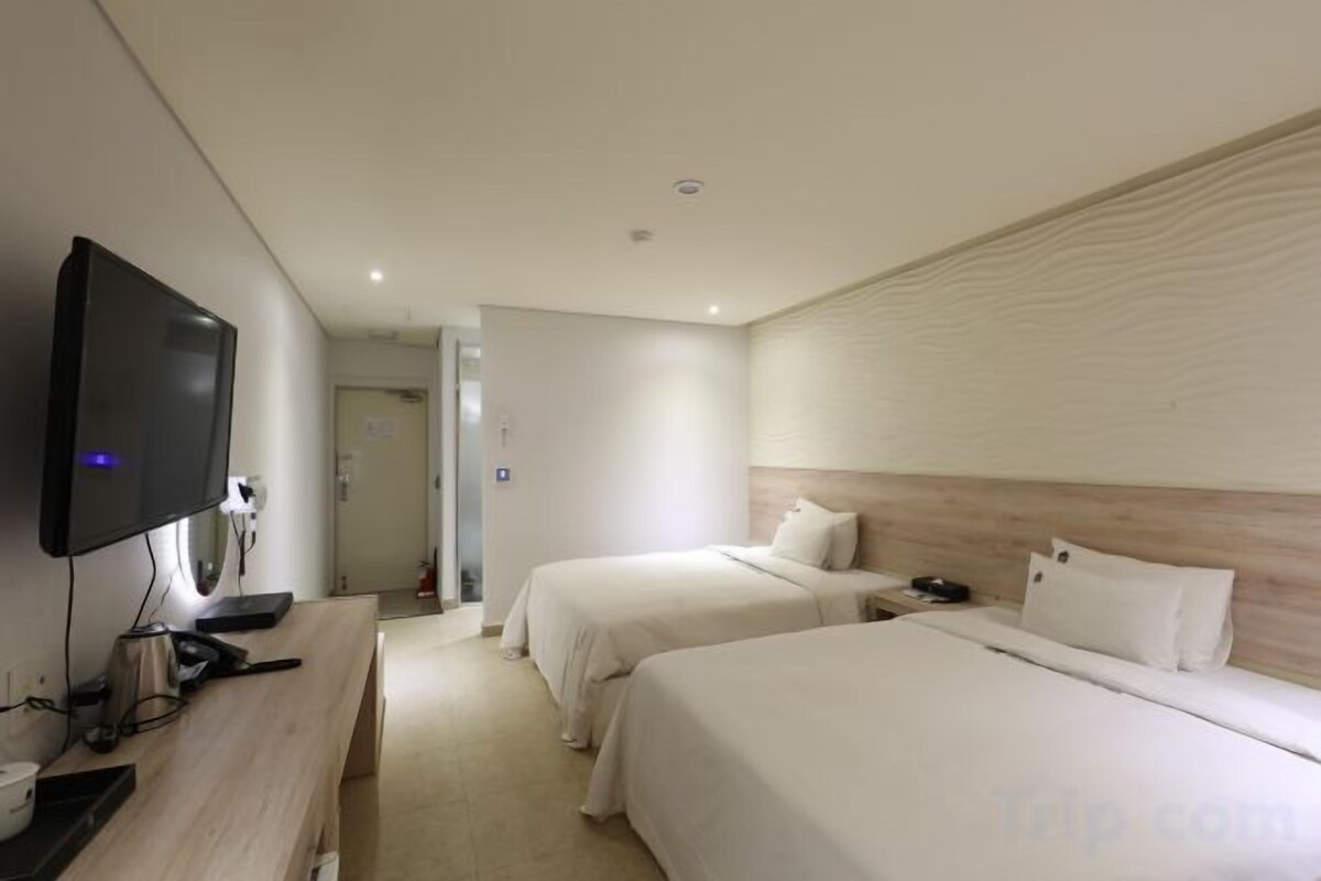 Deluxe Family Room (Double+Double)