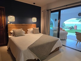 Deluxe-Doppelzimmer, Gartenblick | Zimmersafe, Verdunkelungsvorhänge, kostenloses WLAN