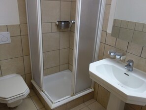 Apartment | Bathroom