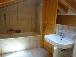 Apartment | Bathroom - Apartment in a Central Location (Veysonnaz)