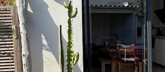 Light-filled house 5 minutes' walk from the sea