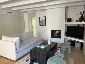 Smart TV, caminetto