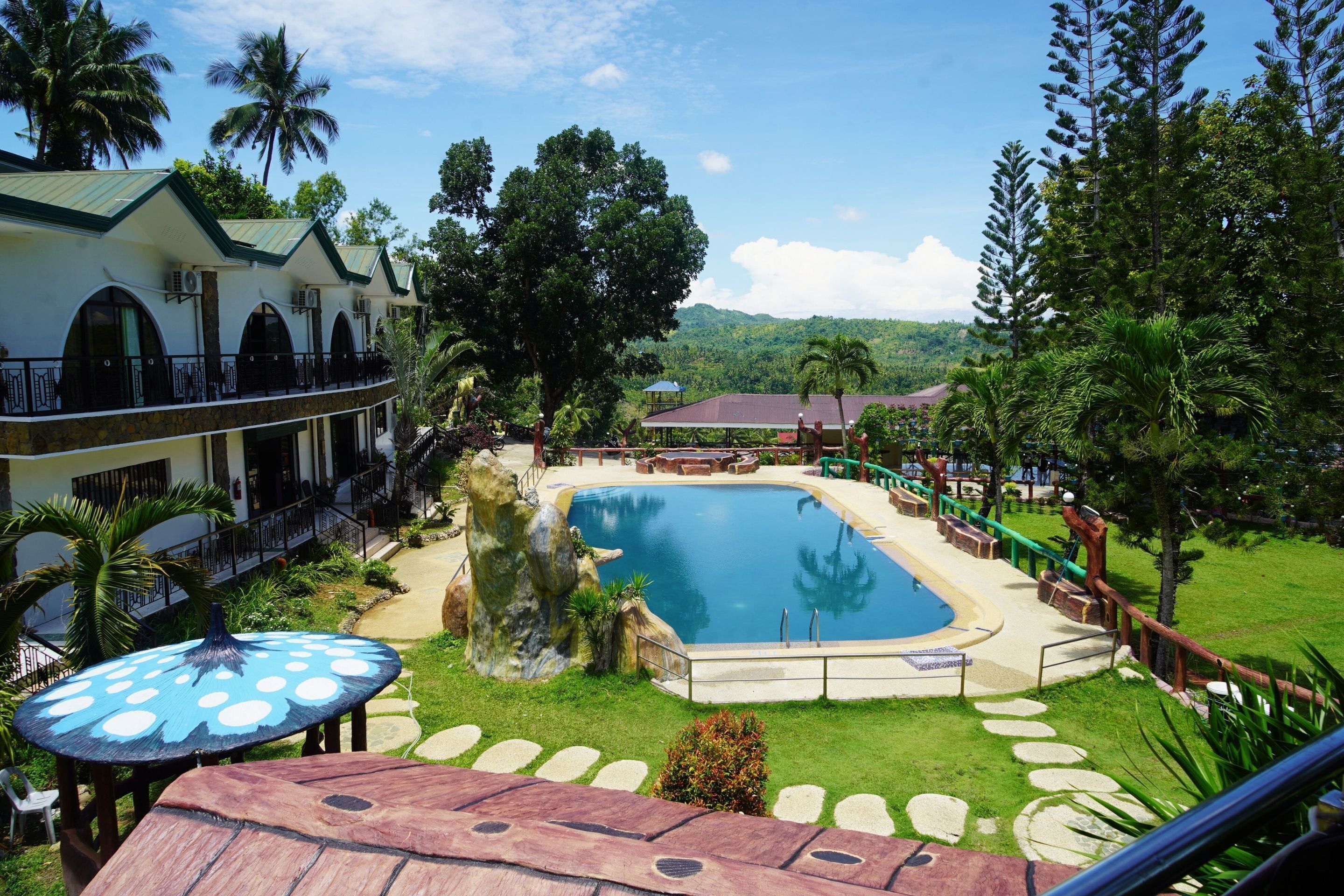 6 piscinas al aire libre