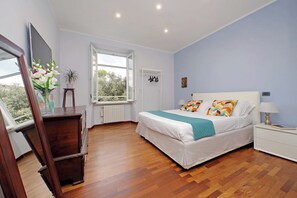 2 bedrooms, iron/ironing board, free WiFi - Luminoso appartamento a Testaccio (Rome)