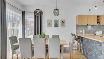 Villa | Dining