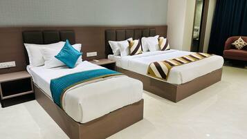 Premium Room | Premium bedding, desk, laptop workspace, soundproofing