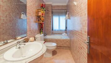 Apartment | Bathroom