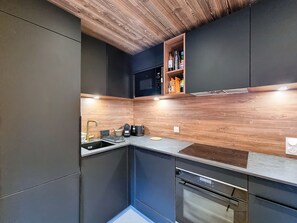 Fridge, microwave, dishwasher, coffee/tea maker - Le Grand Cerf - appartement 8 pers - proche centre (Les Gets)