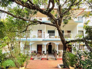 Front of property - Aamra ghar by evaddo stays (Mandrem)
