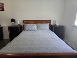 4 habitaciones, escritorio, tabla de planchar con plancha y wifi gratis 