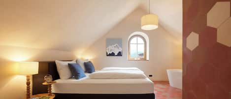 Kattohuoneisto, kaupunkinäköala | 1 makuuhuone, ylelliset vuodevaatteet, minibaari, tallelokero huoneessa