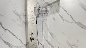 Family House | Bathroom