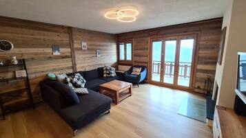 Apartment | Living area