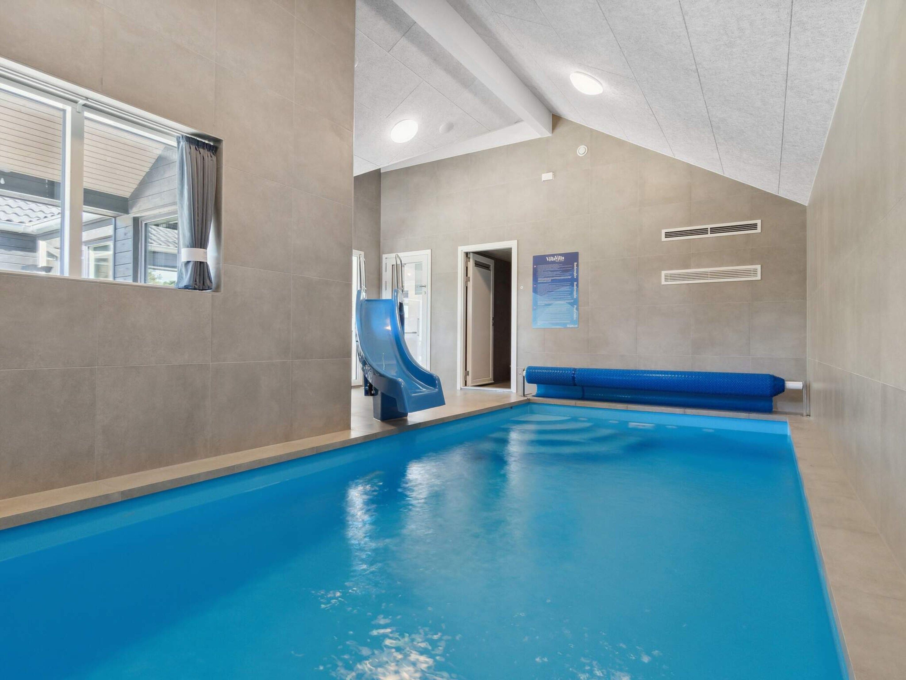House | Pool