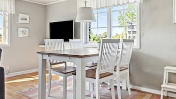 House | Dining