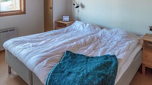 4 bedrooms - 4 Star Holiday Home in Tjorn (Lilla Brattön)