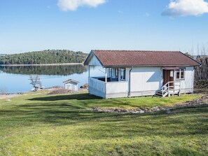 House | Exterior - 4 Star Holiday Home in Tjorn (Lilla Brattön)