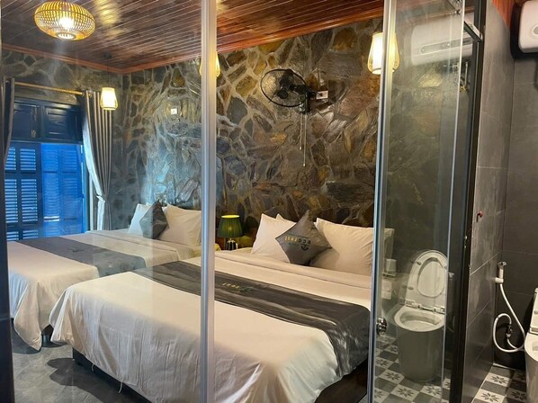 Hypo-allergenic bedding, desk, soundproofing, free WiFi - Trang An River Mountain Ecolodge (Hoa Lu)