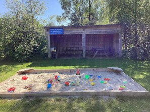 House | Children's area - 6 Person Holiday Home in Give (Give)