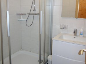Bathroom - Mountain Escape With Fireplace (Sion)