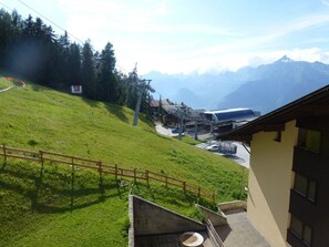 Exterior - Scenic Mountain View Apartment (Veysonnaz)