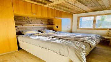 3 bedrooms, individually furnished, bed sheets