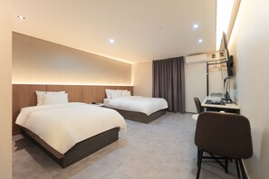Deluxe Twin Room, Non Smoking | Desk, laptop workspace, free WiFi, bed sheets - Hwaseong Stay13 Hotel (Hwaseong)