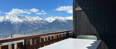 Apartment | Balcony