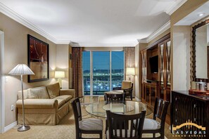 TV, offices - MGM Signature-09-820 1Br 2Ba F1 Pits View Balcony (Las Vegas)