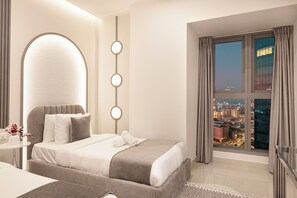 4 bedrooms, in-room safe, desk, iron/ironing board - LUXURY NEWLY RENOVATED 4 BHK, Full Sea View , Marina , 5 min to beach (Dubai)