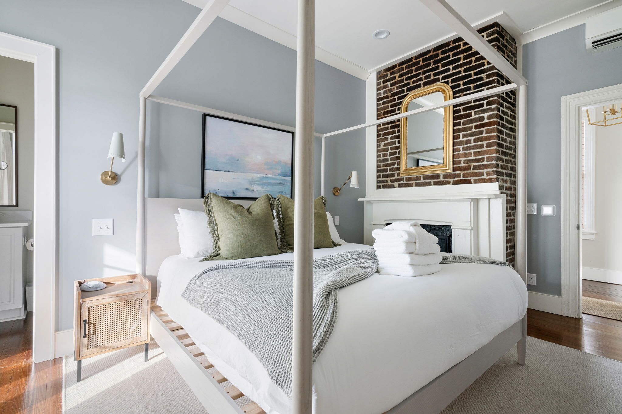 5 Schlafzimmer, Schreibtisch, Bügeleisen/Bügelbrett, WLAN